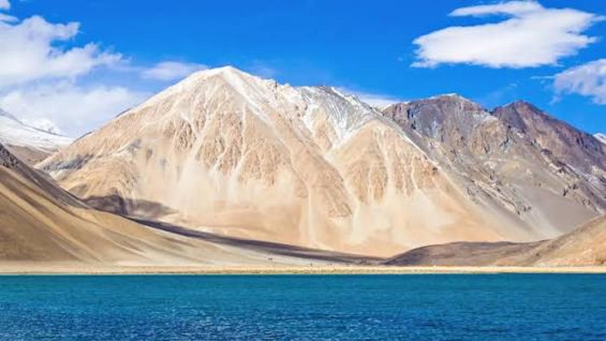 Why Global Travelers Are Flooding To Ladakh This Summer Breaking All Tourism Records