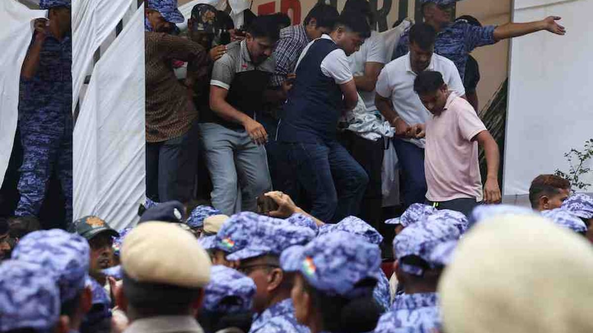 Delhi Police Move Fasting Activist Sonam Wangchuk To Hospital On Day 21 Of Protest