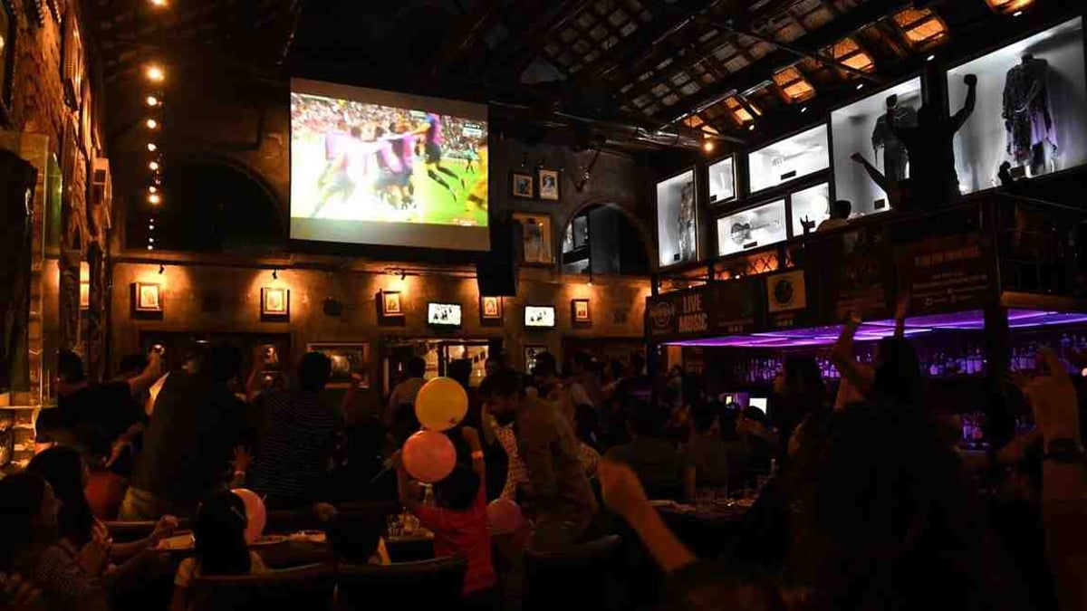 Football World Cup Matches Test Hyderabad Nightlife As Pubs And Bars Hunt For Profits
