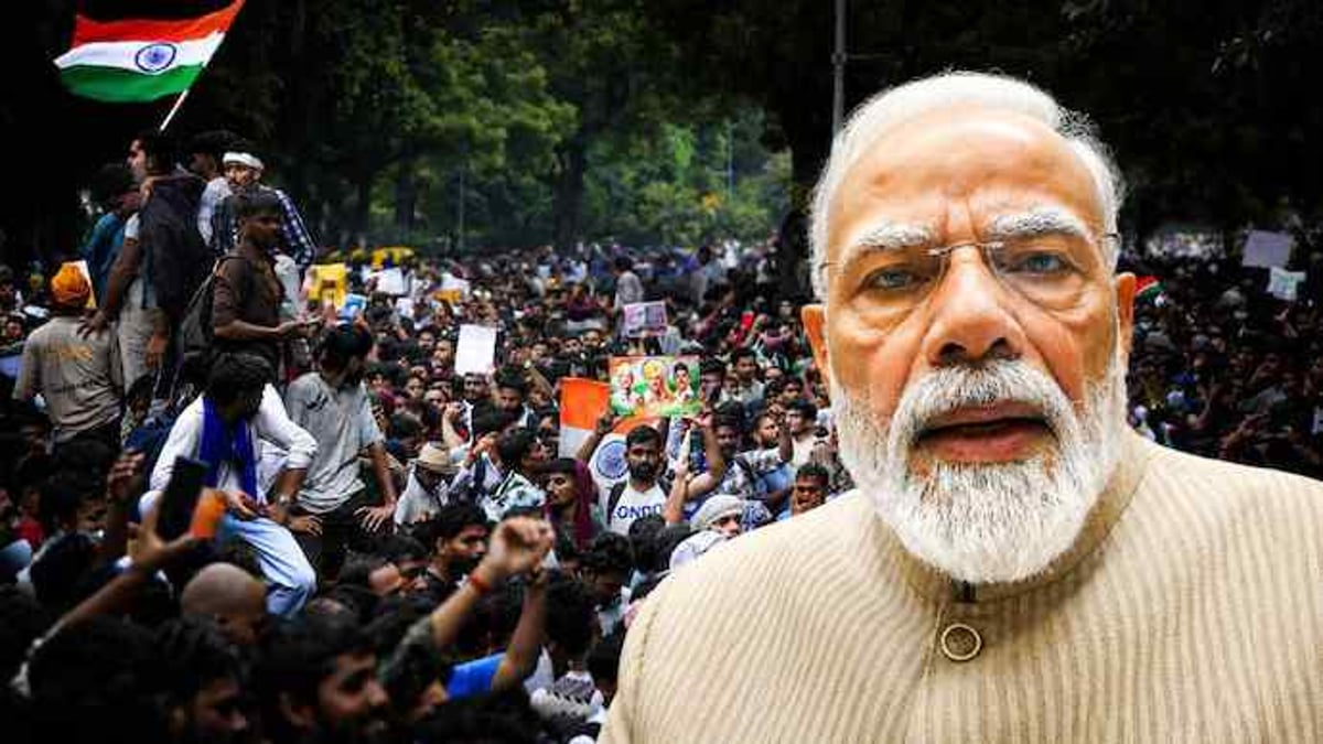 Selfie Cam Midnight Post PM Modis GenZ Style Video Sparks Story With Peak Detailing