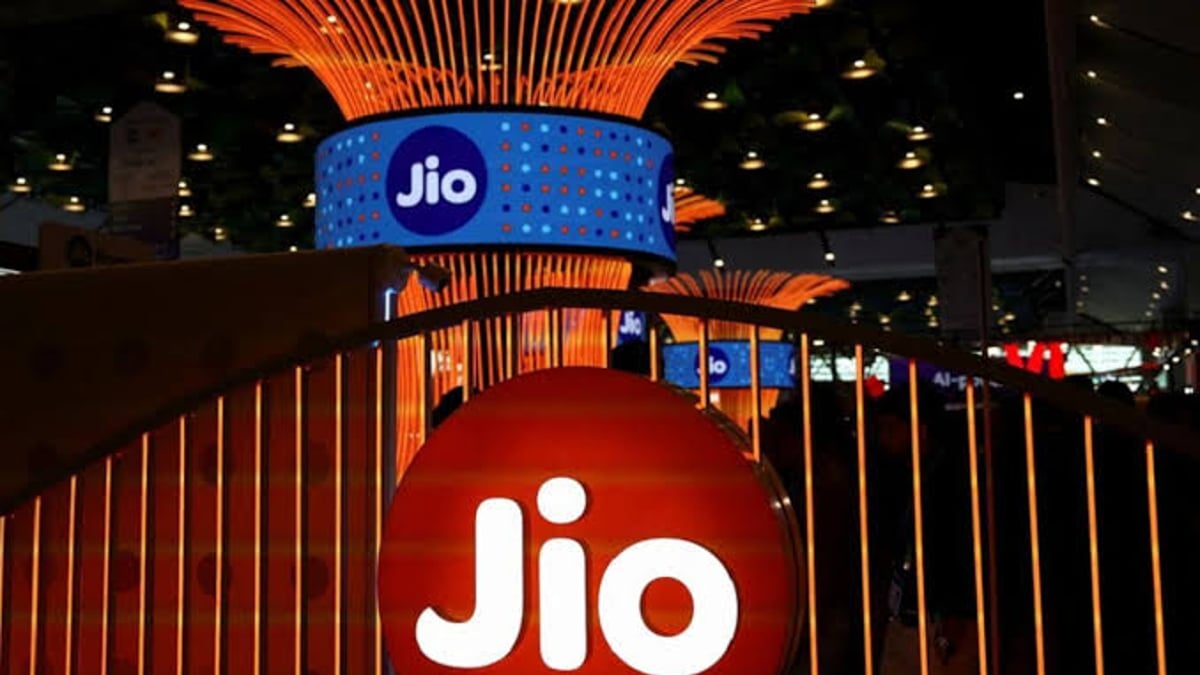 Jio Home Packs Launched By Reliance Jio Starting At Rupees 400 With 3 In 1 Services