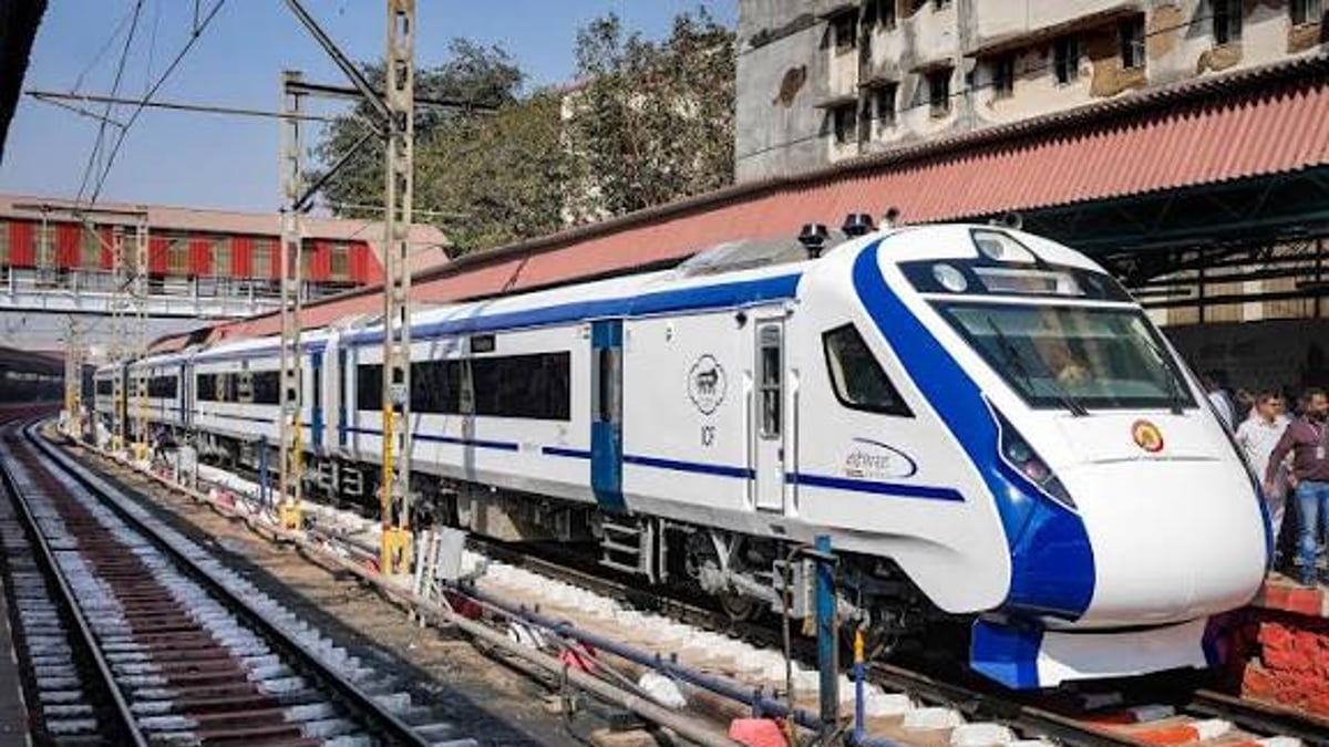 Delhi Varanasi Vande Bharat Sleeper Launch Brings Faster Overnight Rail Travel Connecting Two Major Cities