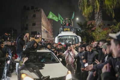 “Israel Frees 110 Palestinian Prisoners in Exchange for Hostages, Including Key Figures Like Zakaria Zubeidi”
