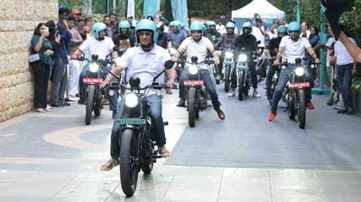 Royal Enfield Flying Flea C6 Electric Motorcycle Deliveries Begin As First Batch Owners Take Keys