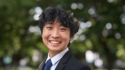 AI Powered Glasses For Visually Impaired Built By 17 Year Old Student Alexander Du