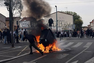 French High School Student Protests Turn Violent as Riot Police Clash With Teenagers Across Major Cities