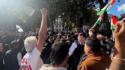 'Stop Vote Chori' Reaches London: Indian Students Rally at Parliament Square Against CEC Gyanesh Kumar as Modi Government Backers Stage Counter-Demonstration