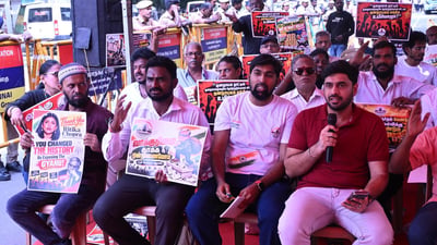 Laal Hit Janta Party Formed In Delhi To Counter Cockroach Janata Party Protests Against Chief Election Commissioner Gyanesh Kumar Will Indian Youth Entertain This Laal Hit