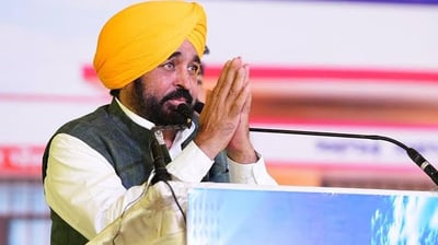 Punjab CM Bhagwant Mann Stopped At Airport For Three Hours As AAP Slams Modi Govt Questioning Why BJP Ministers Never Face Same Action
