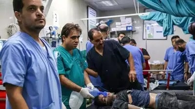 Israel targets Gaza’s main hospital Al-Shifa, forcing people inside a circle of death.
