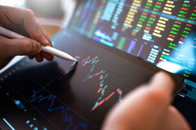 “Analyst Unveils Trading Tips for YES Bank, Adani Enterprises, and Suzlon Energy’s Buzzing Stocks”