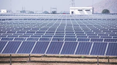 Adani Green Energy Proposes ₹9,350 Crore Equity Warrants Issue to Strengthen Growth, Backed by Promoter Group