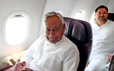 Nitish Kumar and Tejashwi Yadav Seen Sitting Together on Delhi Flight