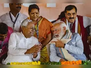 PM Modi Praises Nitish Kumar’s Bihar Leadership in Meeting with JD(U) MPs